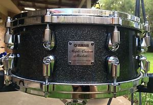 Yamaha 5.5x14 Maple Custom Absolute Nouveau Snare Drum Black Sparkle Excellent!