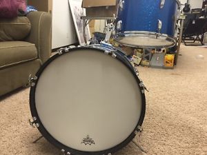 Vintage Gretsch drums - Vibrant Blue Sparkle International Ship