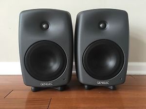 2 Genelec 8040 6.5 inch bi-amp monitors black (Iso-Pods included)