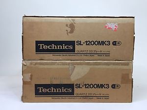Technics SL-1200 MK3 PAIR  In Near-Mint Condition w/ original box