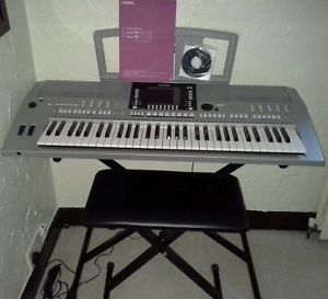 Yamaha PSR 910 electronic keyboard with stand, stool and pedals