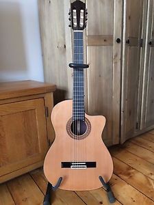 Guild GAD Series GN-5 Nylon-String Classical, Electro Acoustic Guitar