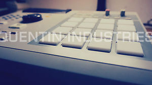 AKAI MPC 2000 XL 2000xl • Internal ZIP100 • Clean LCD