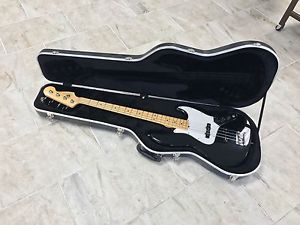 Fender American Standard 4 String Jazz Bass Black Finish w/ Case