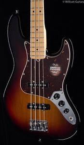 Fender American Standard Jazz Bass® 3-Tone Sunburst, Maple (898)