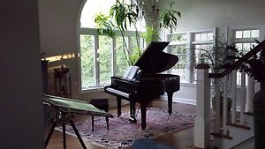 Yamaha 5'-7" professional  grand with bench FREE DELIVERY/TUNING. EAST USA