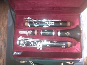 Buffet Crampon E11 B Flat Clarinet in EXCELLENT CONDITION