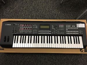 Yamaha MOXF6 Keyboard Synthesizer Workstation (NEW, DEMO, OPEN BOX)