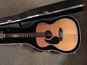 LEFTY Martin 000-28 Acoustic With case