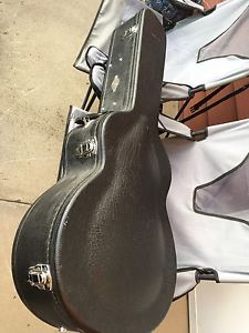 Taylor Nylon Guitar NS32ce