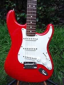 FENDER U.S.A STRATOCASTER 2000, RARE HOT ROD RED COLOR,GREAT TONE, EXC