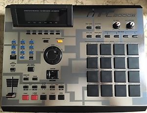 Akai MPC 2000xl SE3 Silver Chrome,8 outs,Max Ram,PERFECT lcd,IMMACULATE,must see
