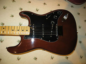 1977 Fender Stratocaster with Matching Case - Hang Tag - LOOKS HARDLY USED!!!!!