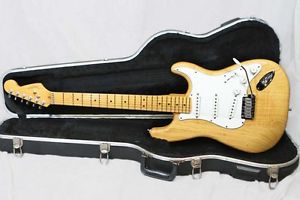 Used Electric guitar Fender Stratocaster Plus 1998 with hard case from Japan