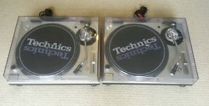 2 x Near mint Technics sl1200 / 1210 turntables