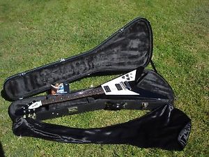 2004 Gibson Flying V Gloss Black 60's 1960's Slim Neck 7.4 Lbs
