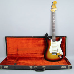 1974 Fender Stratocaster Vintage Guitar Rosewood Sunburst Finish USA w/OHSC