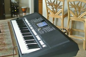 Yamaha PSR-S950 Keyboard Synthesizer