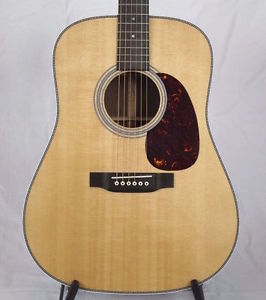 C.F. Martin & Co. Standard 2015 HD-28 - Near Mint - Huge Tone - NO RESERVE!!!