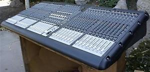 Mackie Onyx 80 3280 Premium 32-Channel Analog Live Sound Console