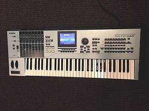 Yamaha MOTIF XS6 Keyboard Synthesizer
