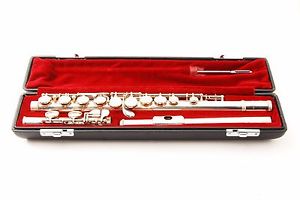 YAMAHA Flute YFL-411 RefNo 136072