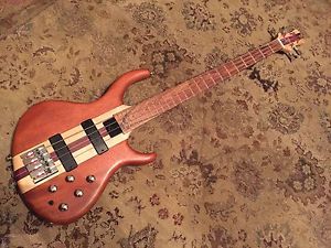 Tobias Basic 4 With Hardshell Case/ Excellent Condition