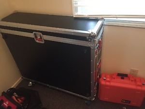Behringer X32 Digital Mixer With Gator G-tour Case