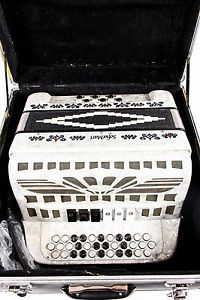 Sofia Mari SMTT-3412, Pearl White Accordion C,F,C/F,Bb,Eb