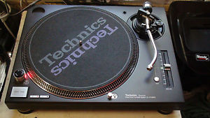 Technics SL-1210MK5 Turntable Excellent cond.