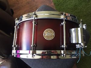 DW Collectors Solid Shell 14X6.5 Snare Drum. Cherry To Black Fade.
