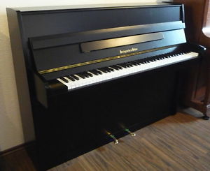 Steingraber & Söhne Klavier in seidenglänzend schwarz