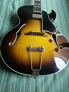 EASTMAN AR371CE-SB . ARCHTOP JAZZ GUITAR