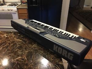 Korg Pa800 Keyboard Synthesizer