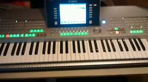 Yamaha Tyros 2 Keyboard