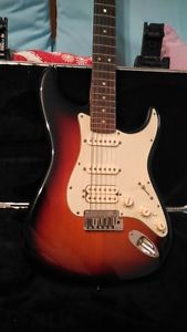 FENDER STRATOCASTER AMERICAN DELUXE guitar + original case