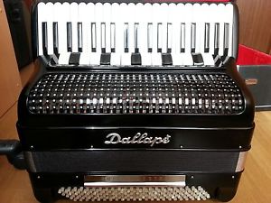accordion acordeon fisarmonica DALLAPE SUPERMAESTRO CASSOTTO 142 BASS