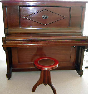 antikes Klavier aus Berlin