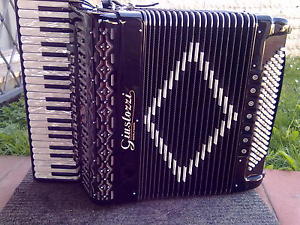 FISARMONICA GIUSTOZZI 120 BASSI 4/5 con sordina anno 2015