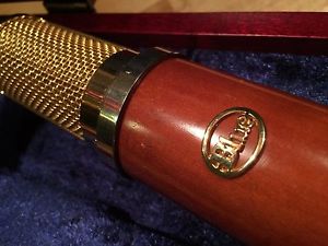 Blue Woodpecker Ribbon Mic w/Wood Box - Nice!