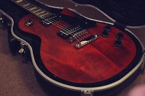 Gibson Les Paul Studio - Worn Cherry + Free Case