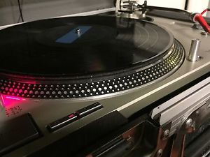 Technics SL-1200M5K Turntable