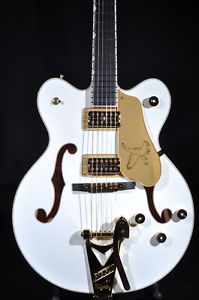GRETSCH  G6139T-CBDC CENTER BLOCK WHITE FALCON GUITAR  HARDSHELL INCLUDED MINT