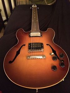1996 Gibson ES-336 Custom Shop. Rare straight string pull headstock