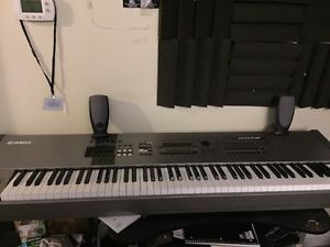 Yamaha original Motif 8 Synthesizer 88 key keyboard workstation