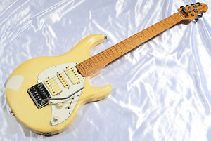 MusicMan Silhouette H-S-H w/Tremolo WHT Used  w/ Hard case