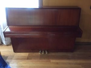 Samick Upright Piano - excellent condition - make me an offer !!!!!!!!