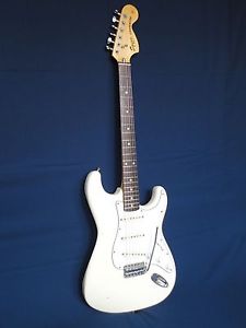 VINTAGE 1983 FENDER SQUIRE STRATOCASTER ELECTRIC GUITAR