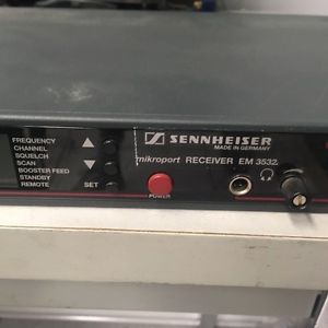 Sennheiser- Dual Channel em3532-u Receiver 675-698MHZ