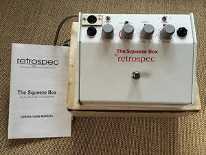 Retrospec Squeeze Box vacuum tube Comp guitar effects pedal